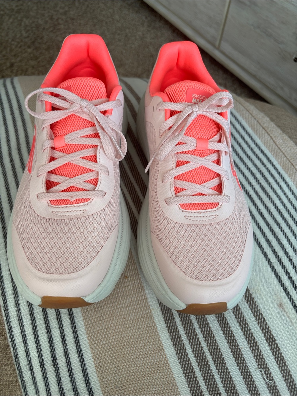 Skecher sneakers
